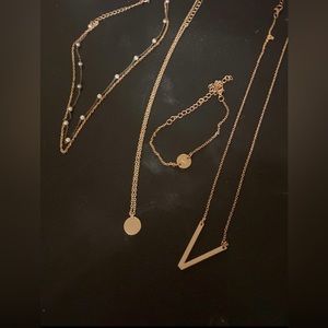 Gold jewelry set